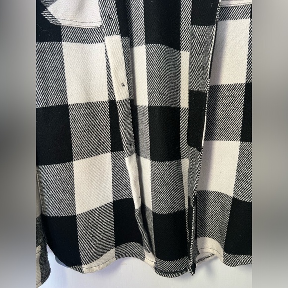 Silver Jeans Co. Wool Blend Black & White Plaid Button Up Shirt Jacket. - Picture 3 of 13